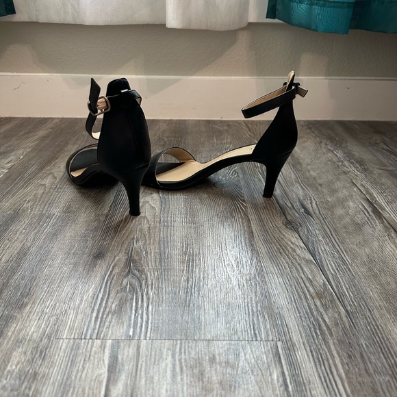 Black kitten heels - Picture 2 of 2